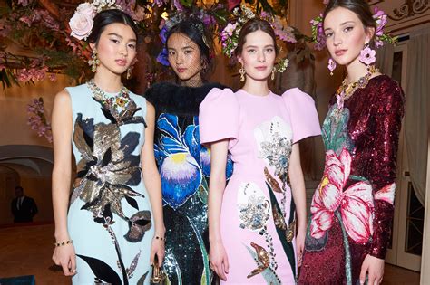 dolce gabbana fingers outfi|Dolce & Gabbana Reveal Their Spring 2016 Alta Moda Collection .